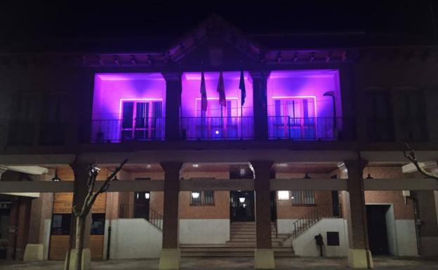 Santa María del Páramo iluminará de morado la fachada del Ayuntamiento por el día mundial del prematuro