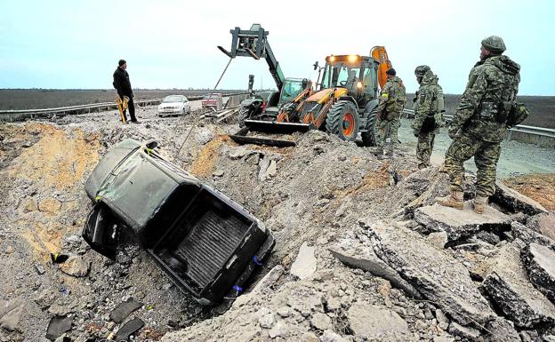 Kiev afirma que los rusos dejaron 7.500 minas en Jersón durante su retirada