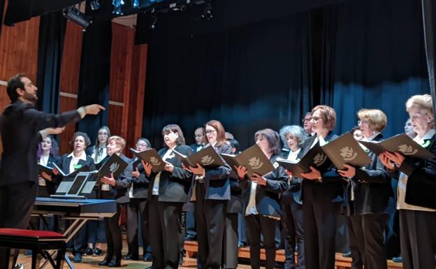 La Coral Coyantina ofreció un magnífico concierto de Santa Cecilia