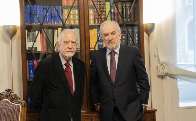 El director de la RAE y el académico José María Merino imparten el lunes en León la conferencia 'En torno a Cervantes'