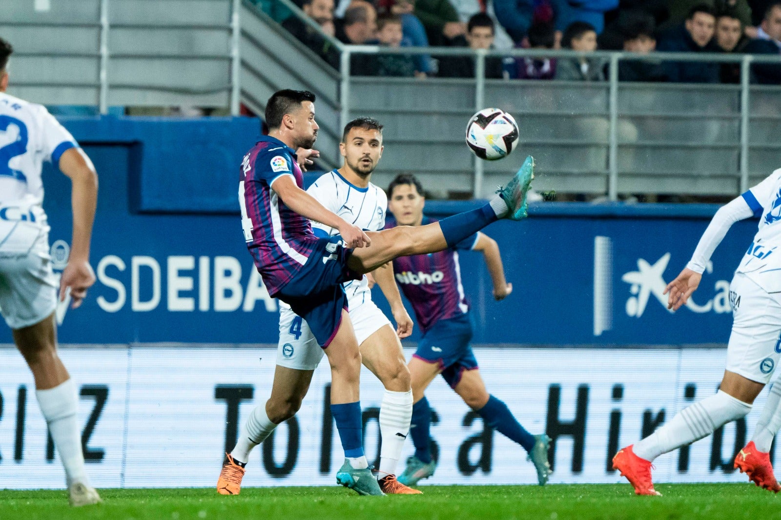 Eibar y Alavés, faltos de pólvora en Ipurua