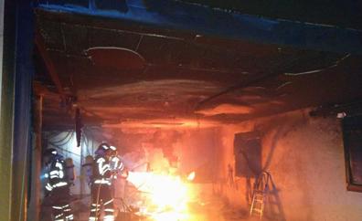 Un hombre resulta herido en un incendio originado en una vivienda de Ponferrada