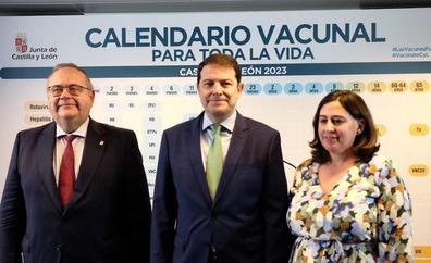 Mañueco anuncia que Castilla y León tendrá a partir del próximo año el calendario vacunal gratuito más completo de toda España