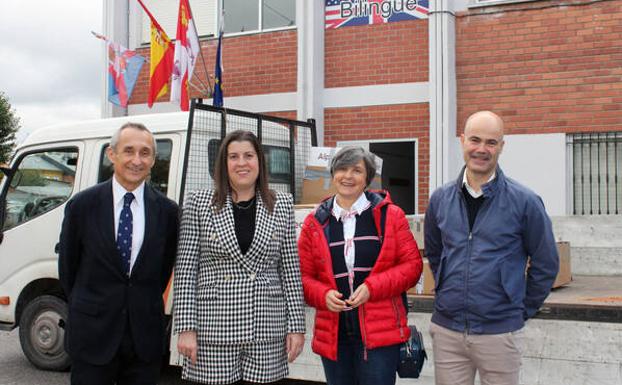 Endesa dona material de laboratorio de la central de Compostilla al instituto de Fuentesnuevas