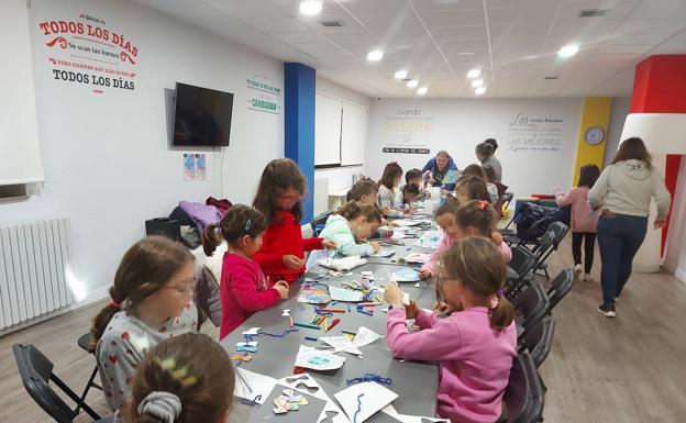 Los más pequeños de Coyanza celebran sus derechos con un taller