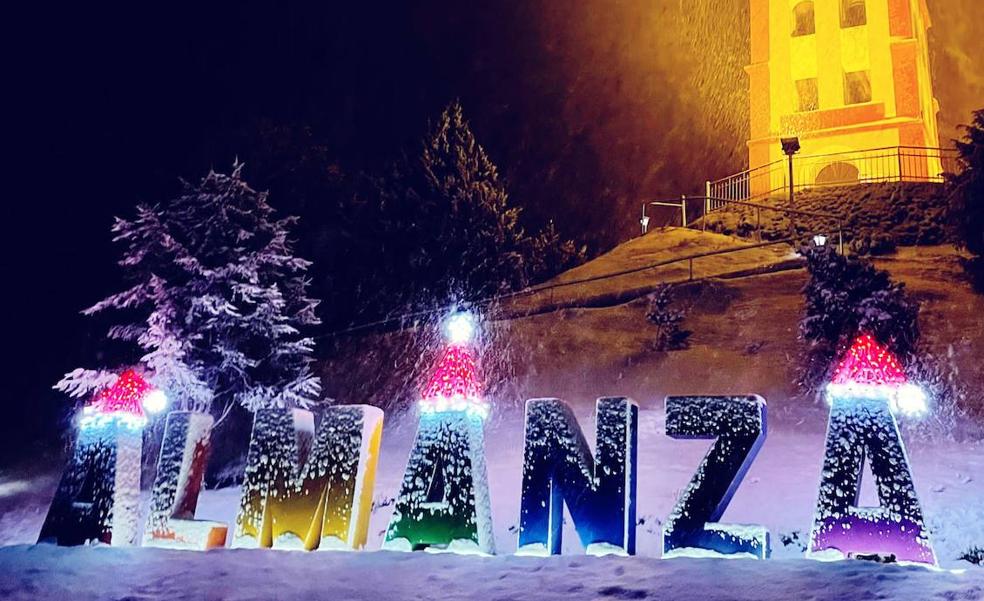 Almanza redobla su apuesta por el turismo navideño y colocará más de 50.000 luces durante las fiestas