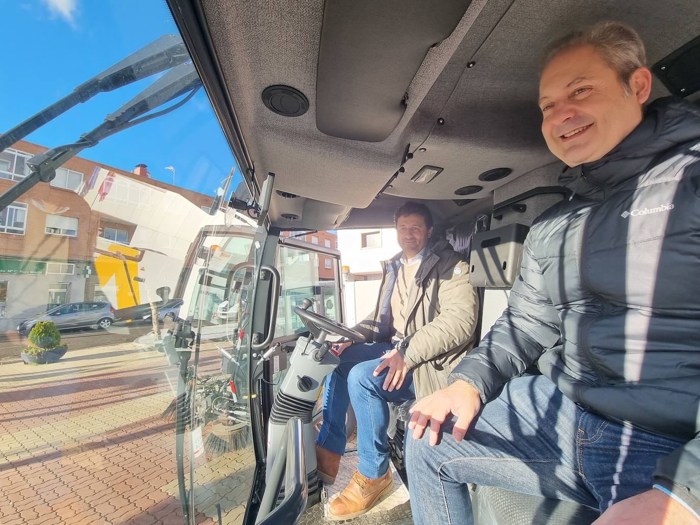 Villaquilambre ya cuenta con una nueva barredora