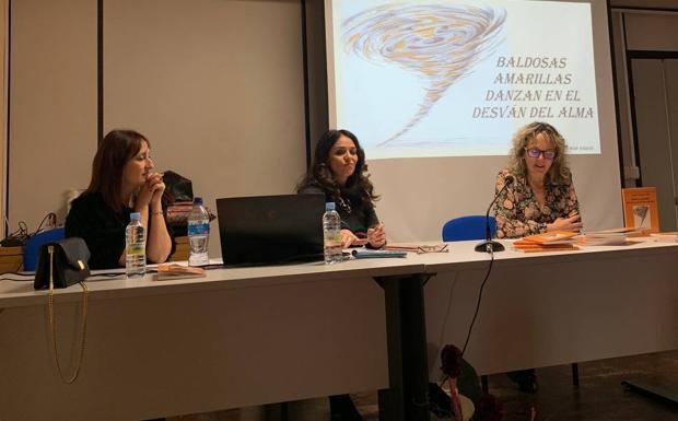 Mayela Paramio presenta su obra en la Casa de Cultura coyantina