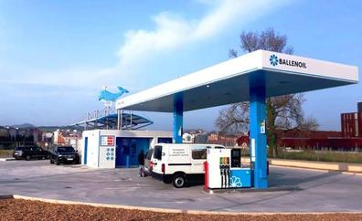 León suma tres gasolineras automatizadas en el plan 'low cost' de la compañía Ballenoil