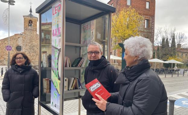 Las cabinas telefónicas de Astorga se convierten en bibliotecas