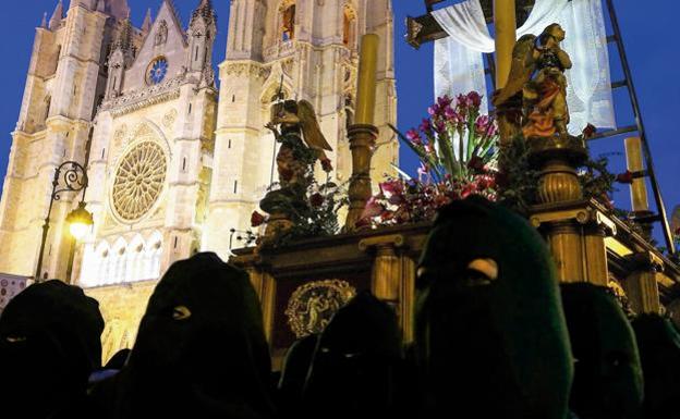 Patricia Merino será la nueva abadesa de la Cofradía de María del Dulce Nombre