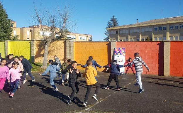 El CEIP Lope de Vega ya tiene recreos inclusivos en su patio