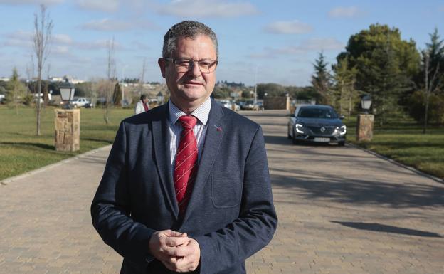 Dueñas asegura que «a lo largo de este mes llegará el millón de euros prometido al sector ganadero»