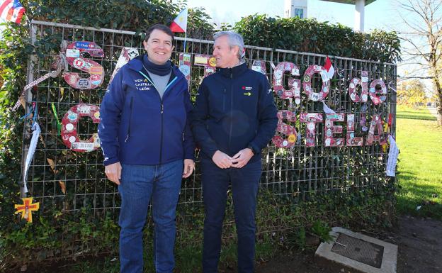 Mañueco reitera en Santiago de Compostela el «compromiso claro» de la Junta con el Corredor Atlántico