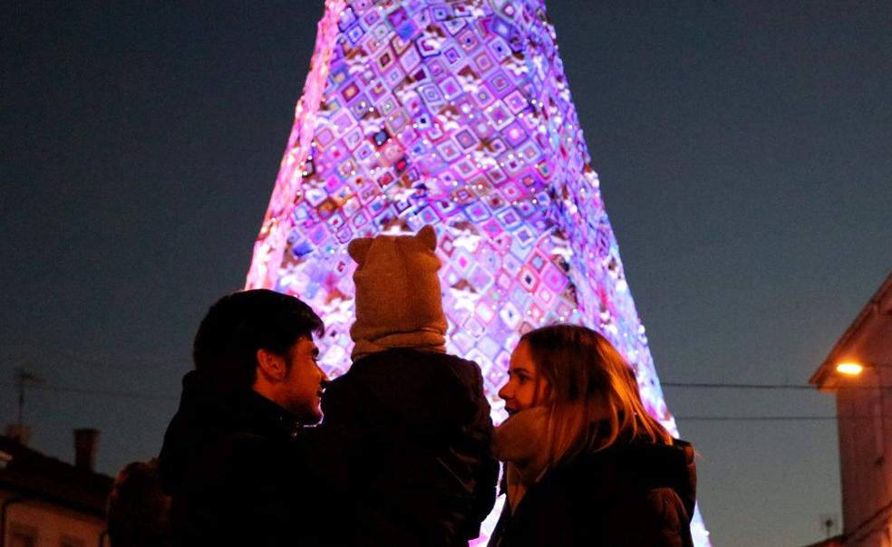 La ilusión de la Navidad se 'teje' en Villoria