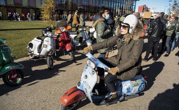 El Purple Weekend Estrella Galicia programa esta semana sus tradicionales Desfile de Moda 'Sixtie' y Scooter Run para el jueves y el sábado