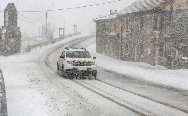 Fin de semana 'blanco' en León: la cota de nieve bajará hasta los 800 metros en la montaña leonesa