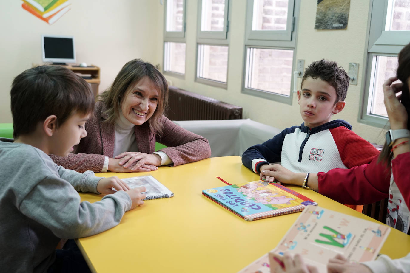 La consejera de Educación visita el Centro Concertado de Educación Especial 'El Corro' en Valladolid