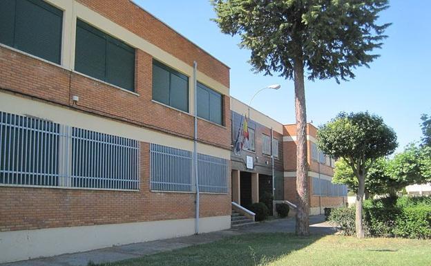 Ciudadanos denuncia carencias en el mantenimiento del colegio Lope de Vega de León