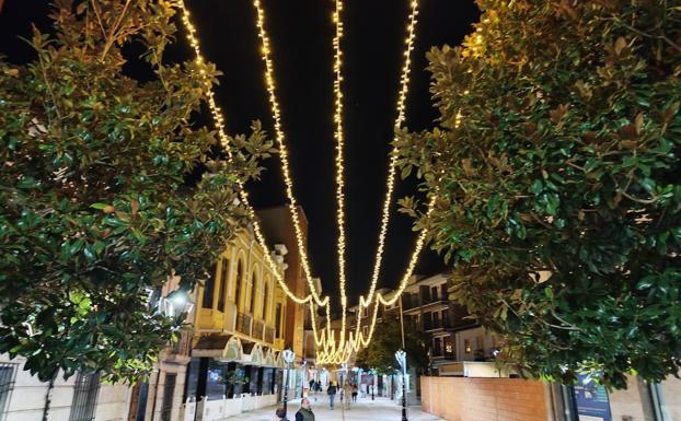 El encendido de luces avanza una Navidad total en Valencia de Don Juan
