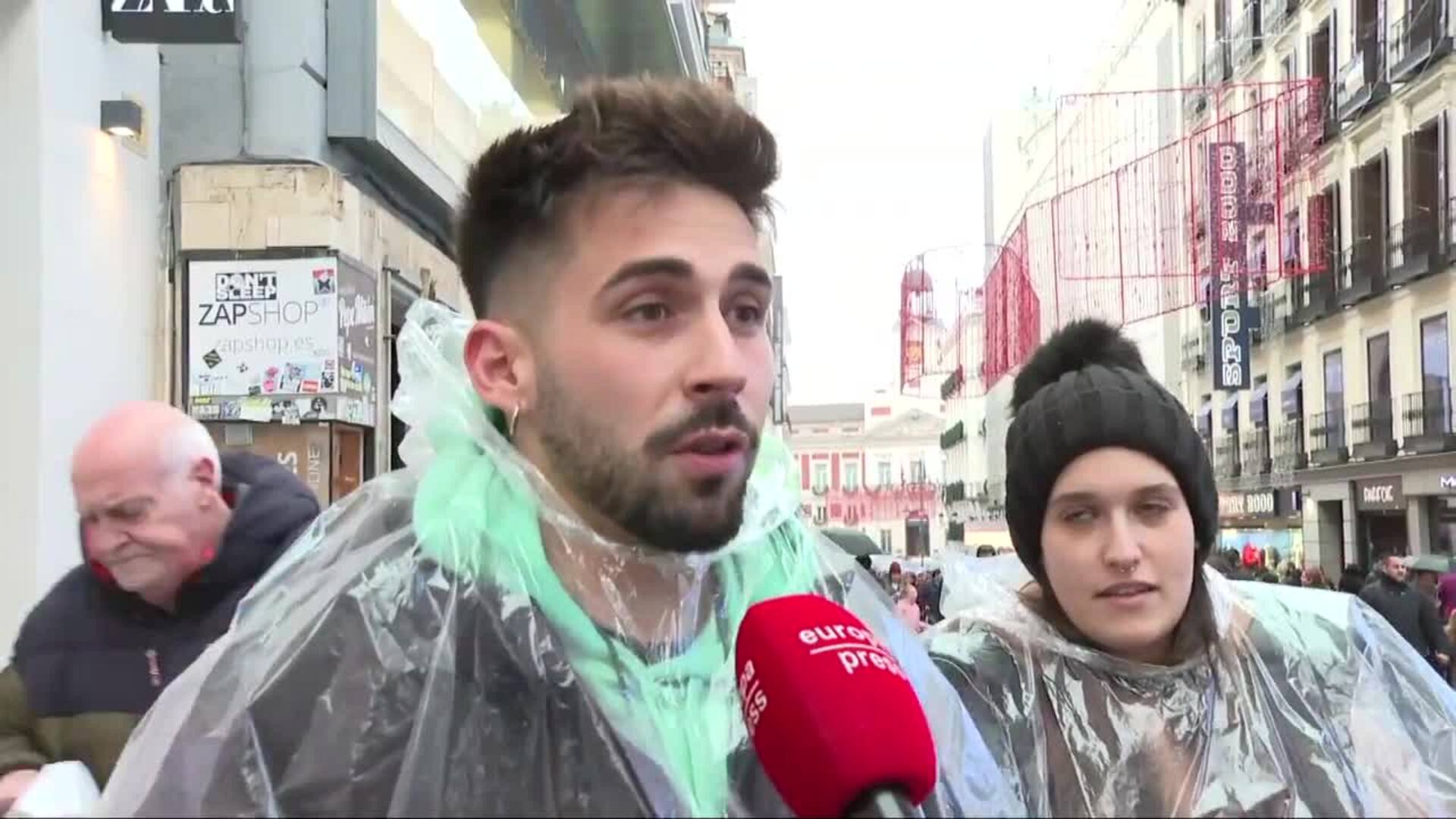 Madrileños y turistas disfrutan de la capital en el Día de la Inmaculada Concepción