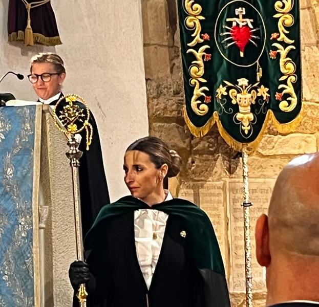 Patricia Merino ya es nueva abadesa de la Cofradía de María del Dulce Nombre
