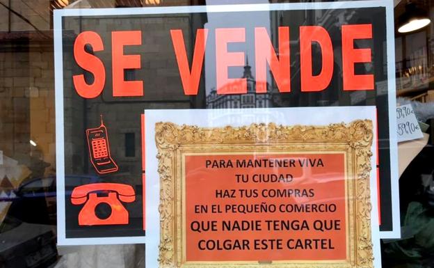 Izquierda Unida pone en marcha una campaña para promover el consumo en el pequeño comercio local