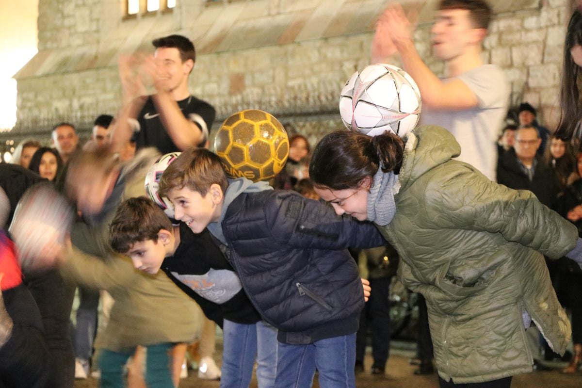 En León ya rueda el balón