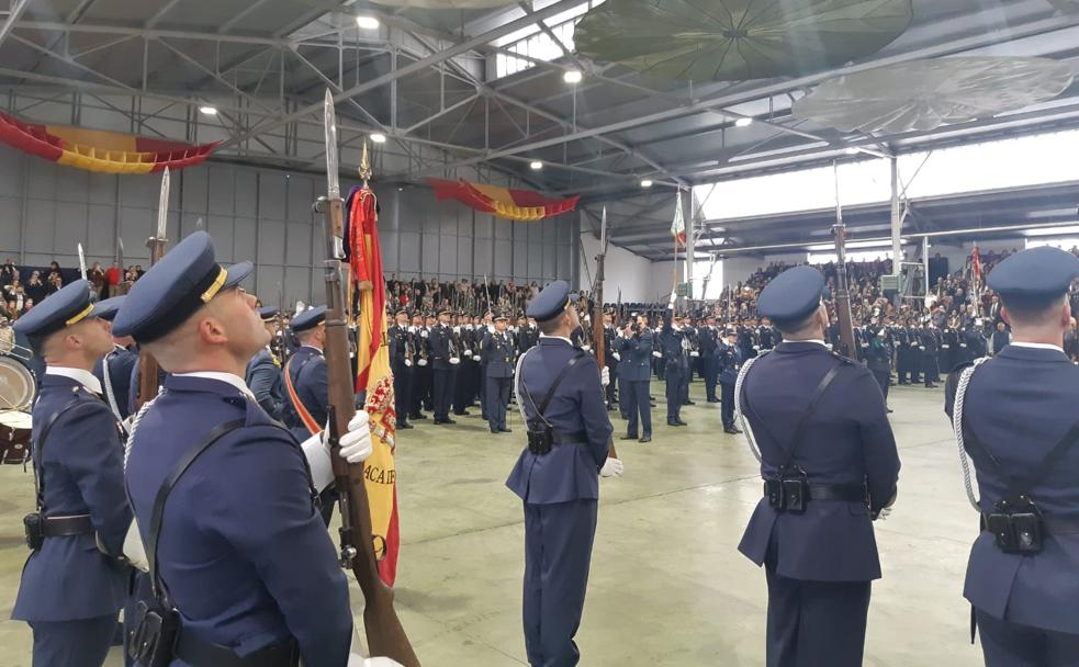 Homenaje a la bandera desde el Aire