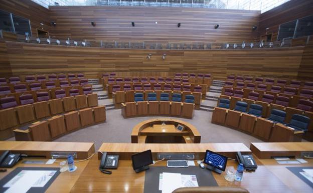 Las Cortes entregarán este lunes distinciones al personal por permanencia en el servicio