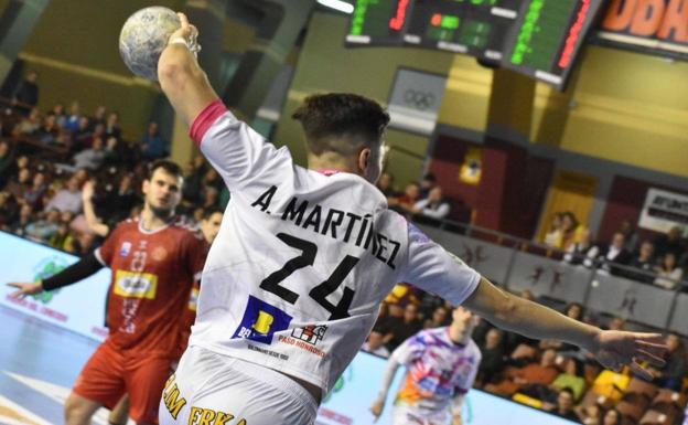 Antonio Martínez, extremo del Ademar, se queda fuera de la convocatoria de España