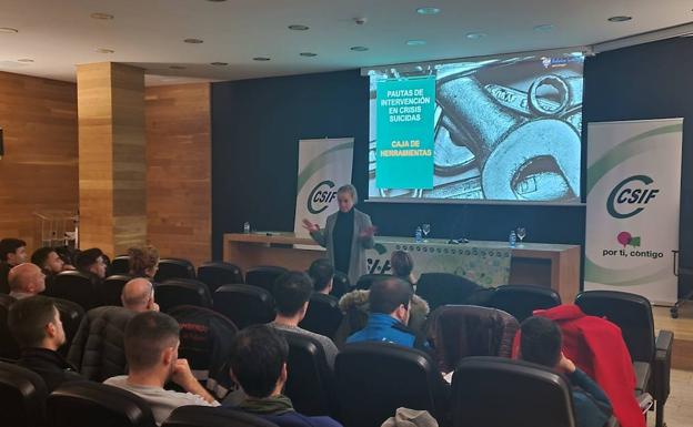 90 bomberos y policías locales se forman para intervenir en crisis suicidas en un curso de CSIF