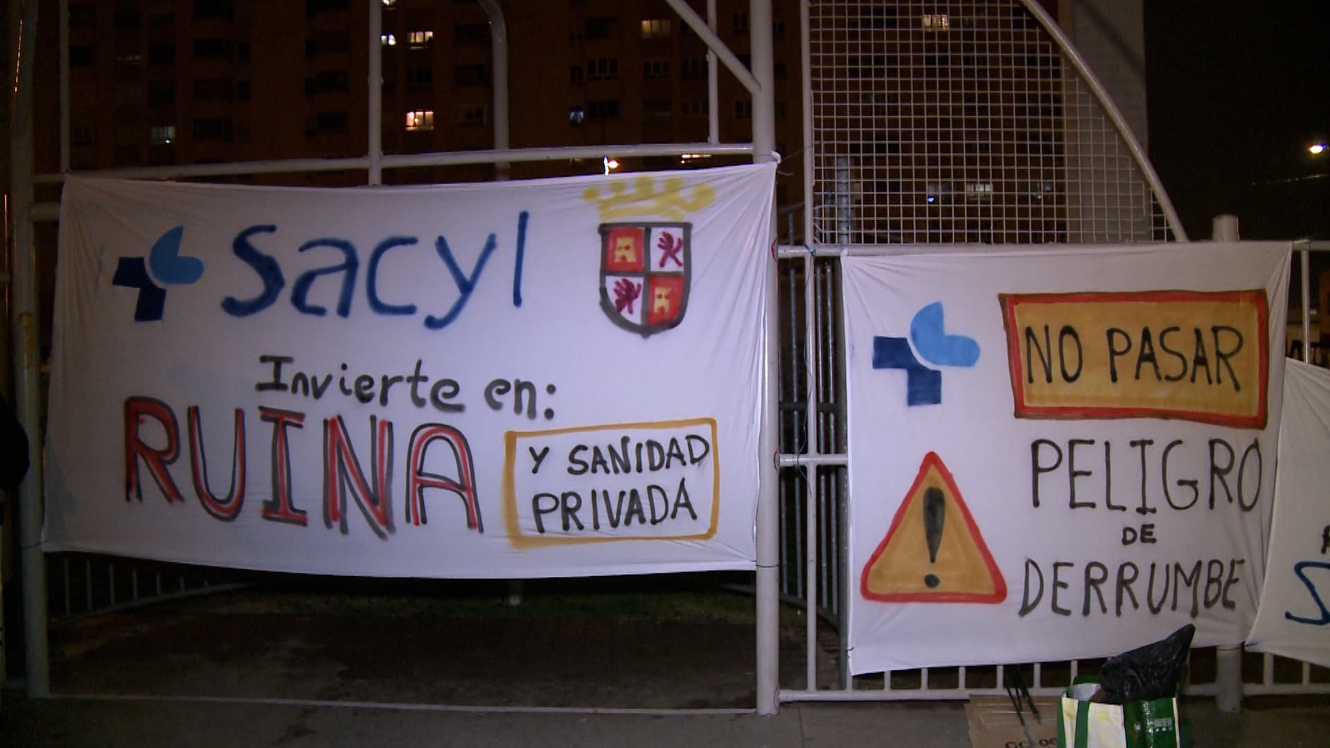 Los vecinos de Pinilla desmienten la consejero de Sanidad y aseguran que un  cambio de cartel no es el comienzo de las obras | leonoticias.com