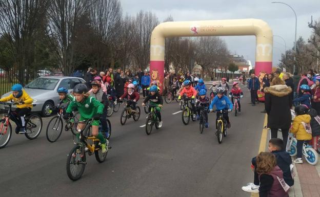 La Carrera del Pavo de La Virgen del Camino reúne a más de 70 niños