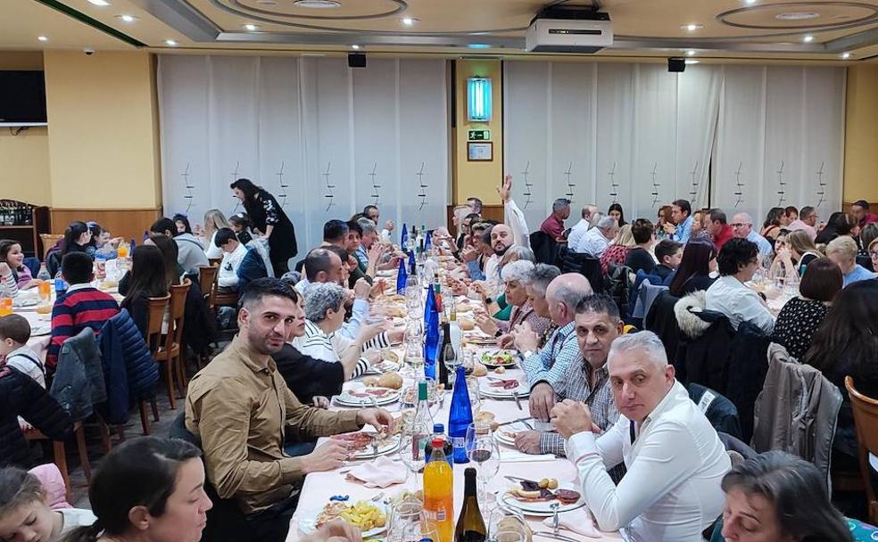 Cembranos celebra su tradicional cena de Navidad