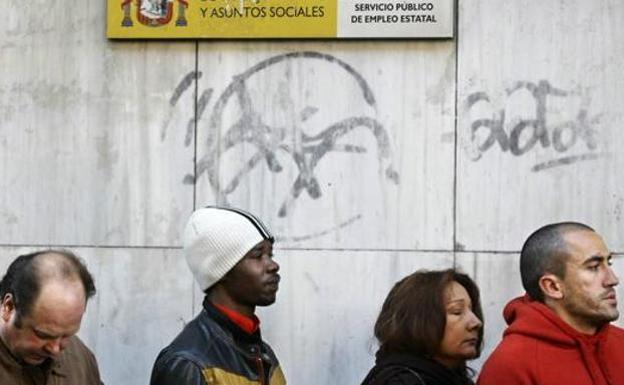 La Junta subvenciona con más de 303.000 euros el regreso a la Comunidad de 84 castellanos y leoneses inmigrantes