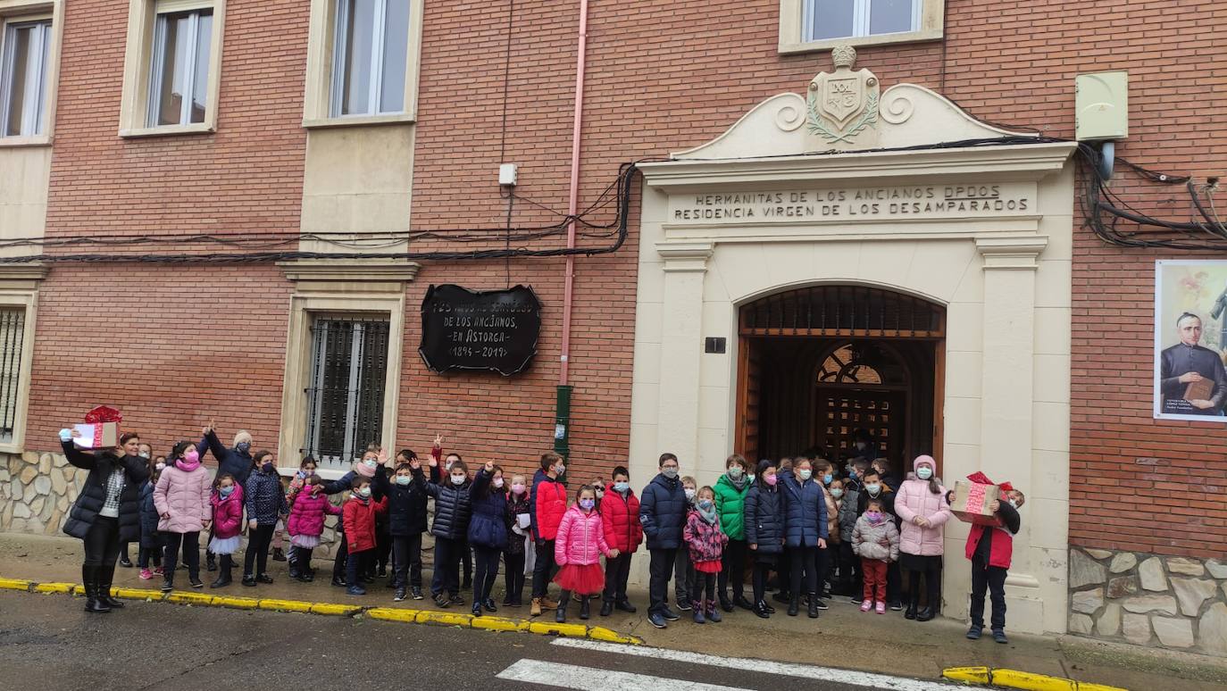 Los alumnos del Colegio Paula Montal de Astorga visitan las residencias