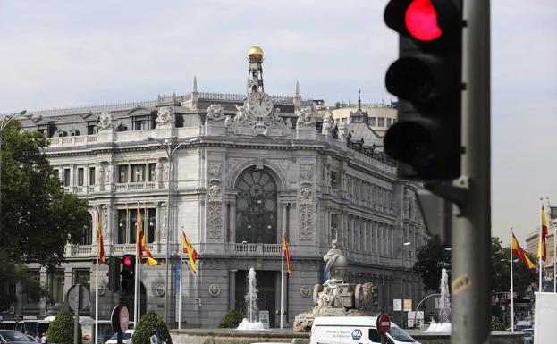 Las ayudas públicas reducirán la inflación al 4,9%, según el Banco de España