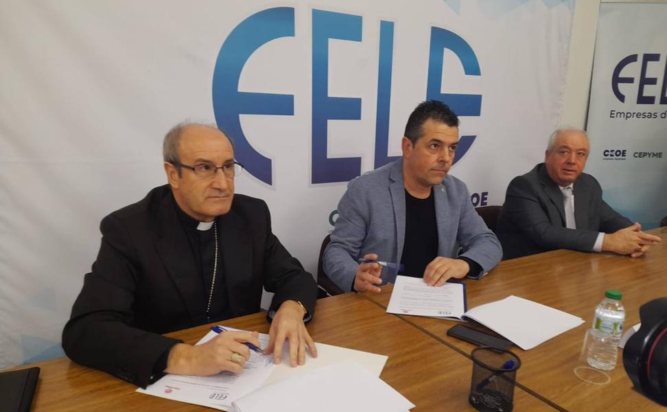 Fele Bierzo y Cáritas firman un convenio de colaboración para fomentar la inserción laboral de personas en riesgo de exclusión social
