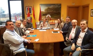 La Bañeza y la Junta piden al Gobierno ayudas «concretas» para la carretera León-Braganza
