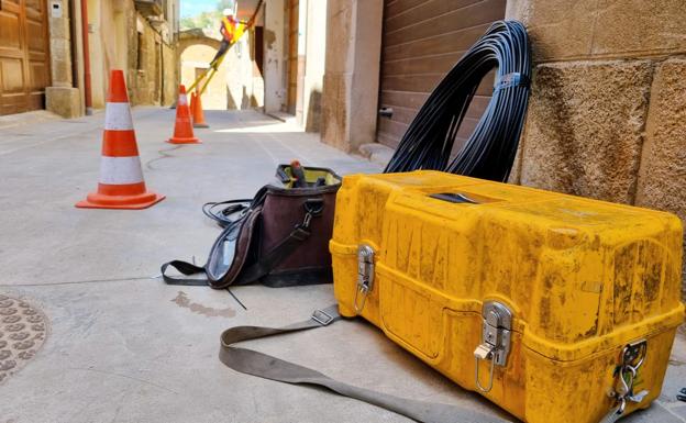 3.300 familias de doce poblaciones rurales de León reciben fibra óptica