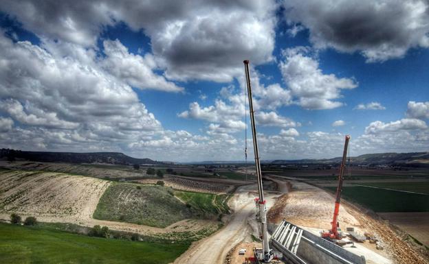 Castilla y León entra en 2023 con obras en 44 kilómetros de autovías y solo un tramo casi listo