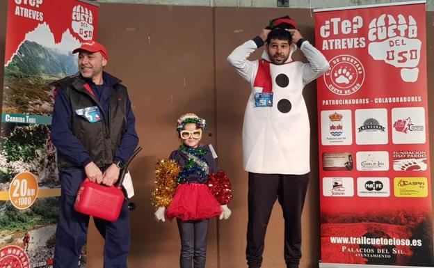 Un centenar de personas cierra el año a la carrera en Palacios del Sil