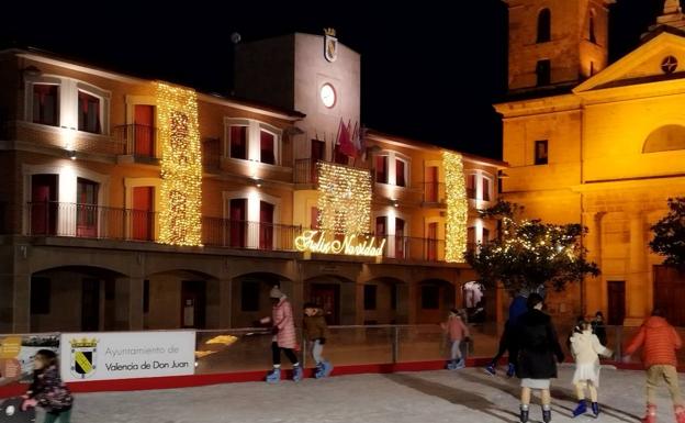 Última semana para disfrutar de la pista de hielo natural en Valencia de Don Juan
