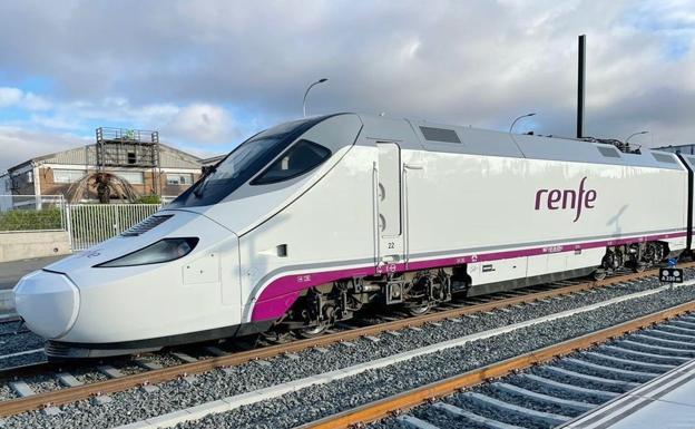 La acumulación de hielo en la catenaria detiene el tráfico ferroviario entre Busdondo y Pajares