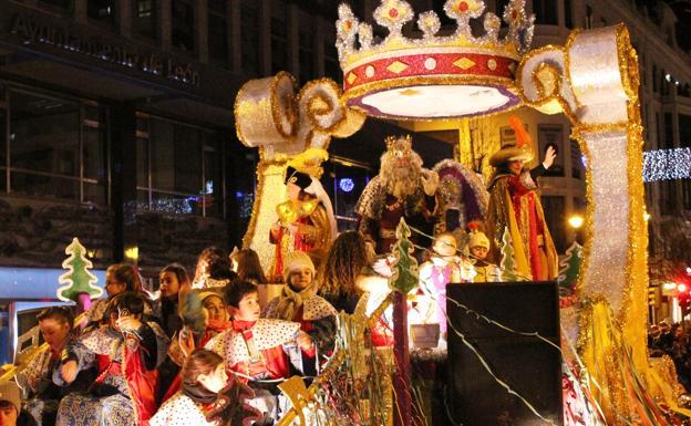 Recorrido y cortes de tráfico por la cabalgata de Reyes de León