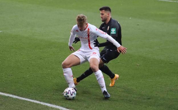 El leonés Rodri Suárez se marchará cedido al Real Avilés el resto de la temporada