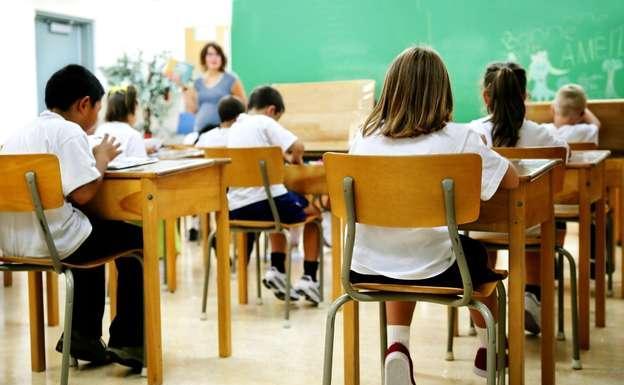 Educación lleva a las aulas un programa sobre ahorro y consumo responsable