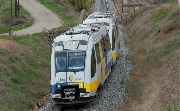 Fallece un vecino de Garrafe de Torío tras ser arrollado por un tren de Feve en la zona del apeadero