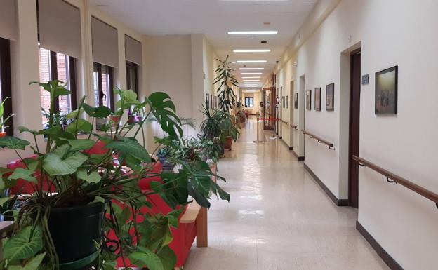 Los sindicatos afean la «dejadez» de la Diputación, que mantiene dos residencias sin director